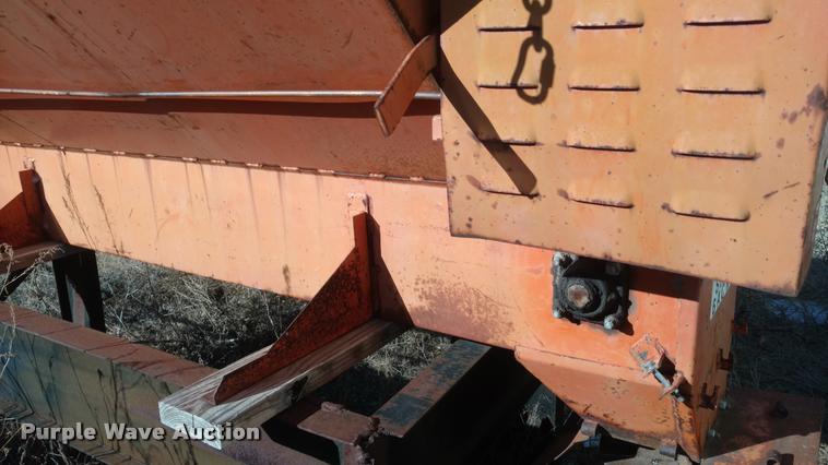 image for item F1280 Fox Cub spreader