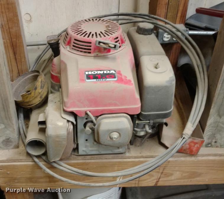 image for item F1280 Fox Cub spreader