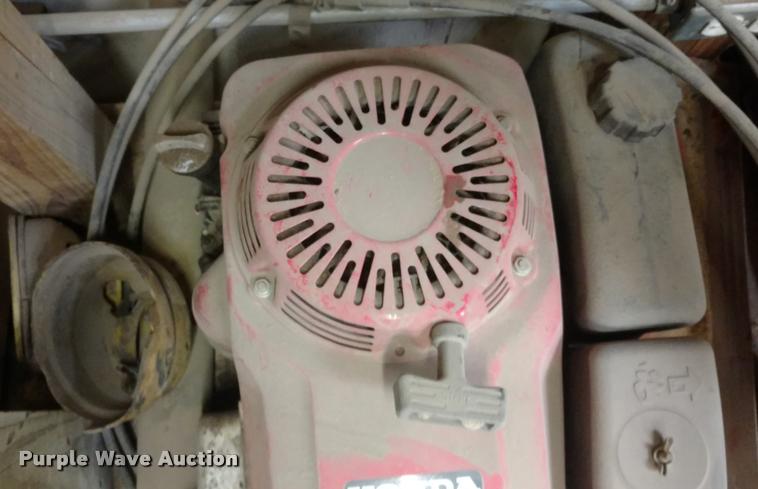 image for item F1280 Fox Cub spreader