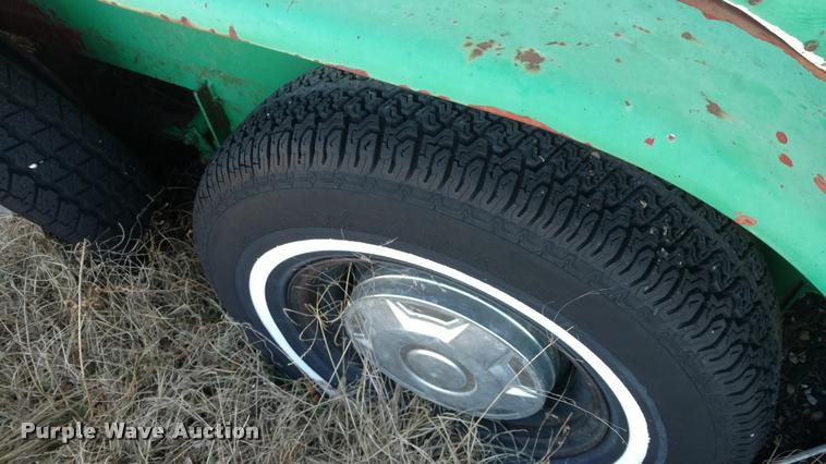 image for item F1460 1985 Concession trailer