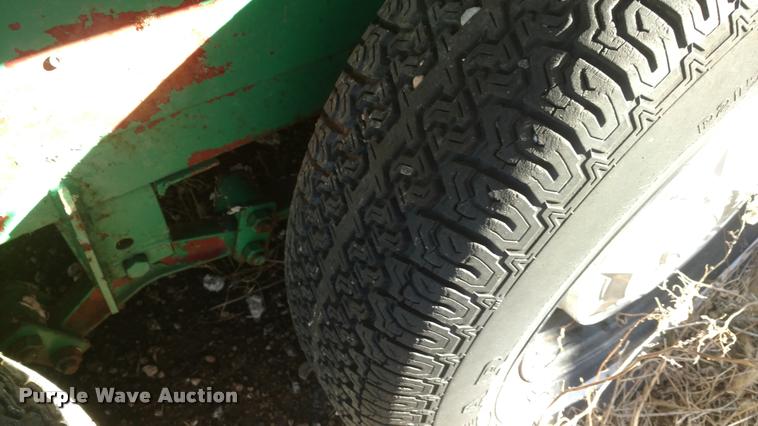 image for item F1460 1985 Concession trailer