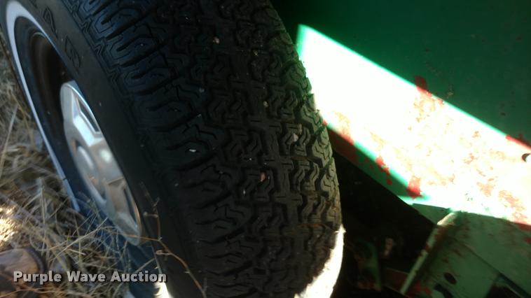 image for item F1460 1985 Concession trailer