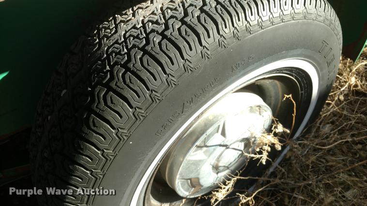 image for item F1460 1985 Concession trailer