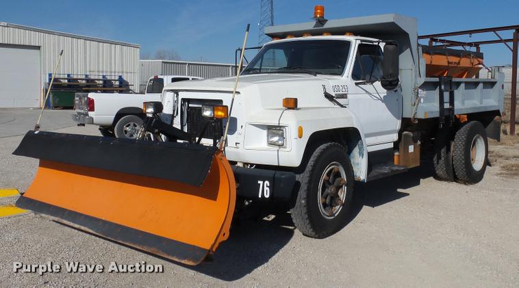 image for item J2636 1986 Ford F600G dump truck