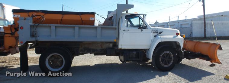 image for item J2636 1986 Ford F600G dump truck