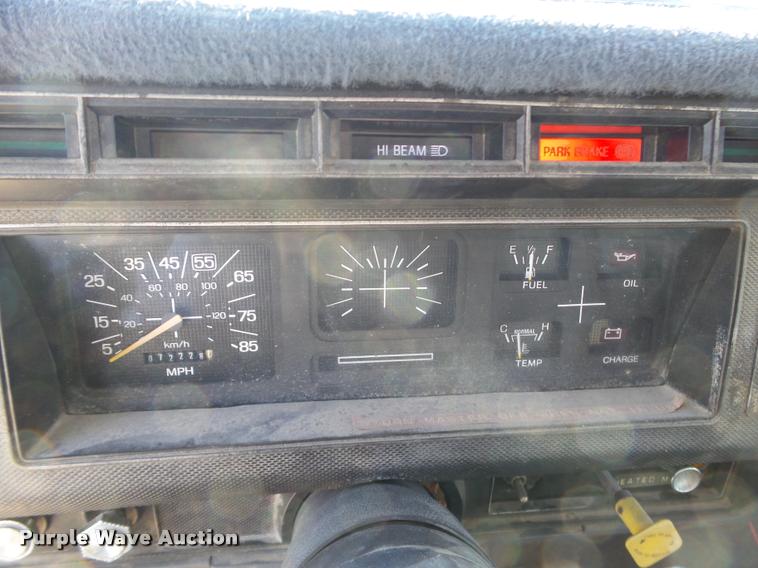 image for item J2636 1986 Ford F600G dump truck