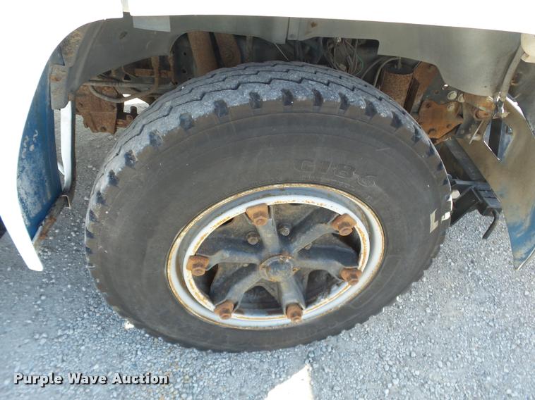 image for item J2636 1986 Ford F600G dump truck