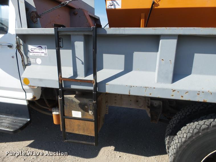 image for item J2636 1986 Ford F600G dump truck
