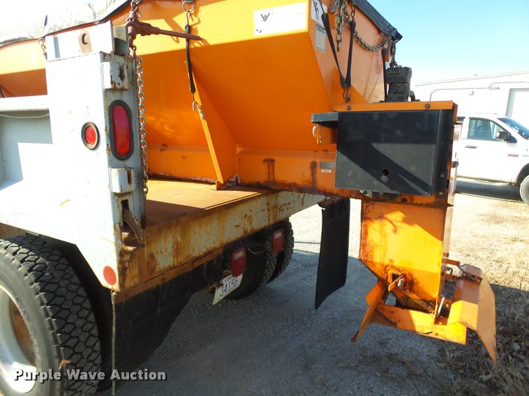image for item J2636 1986 Ford F600G dump truck