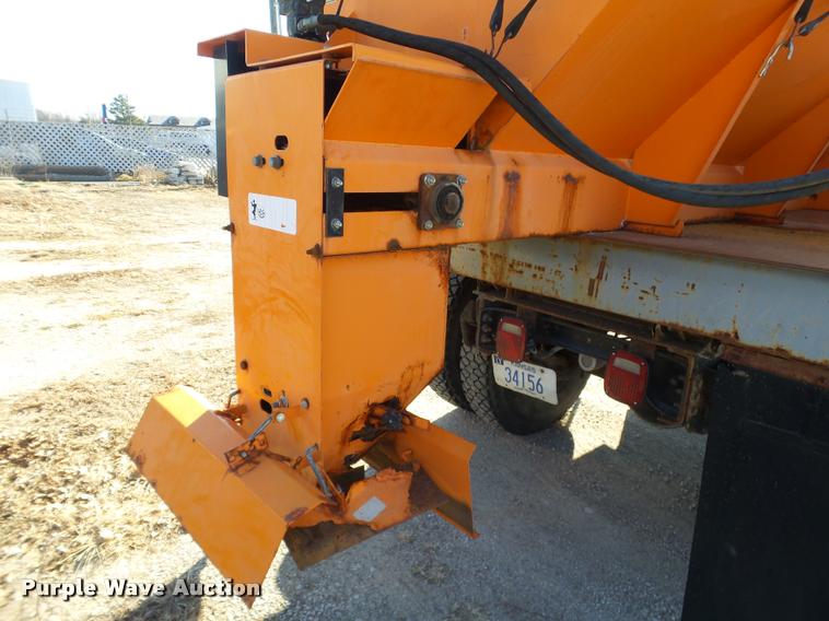 image for item J2636 1986 Ford F600G dump truck