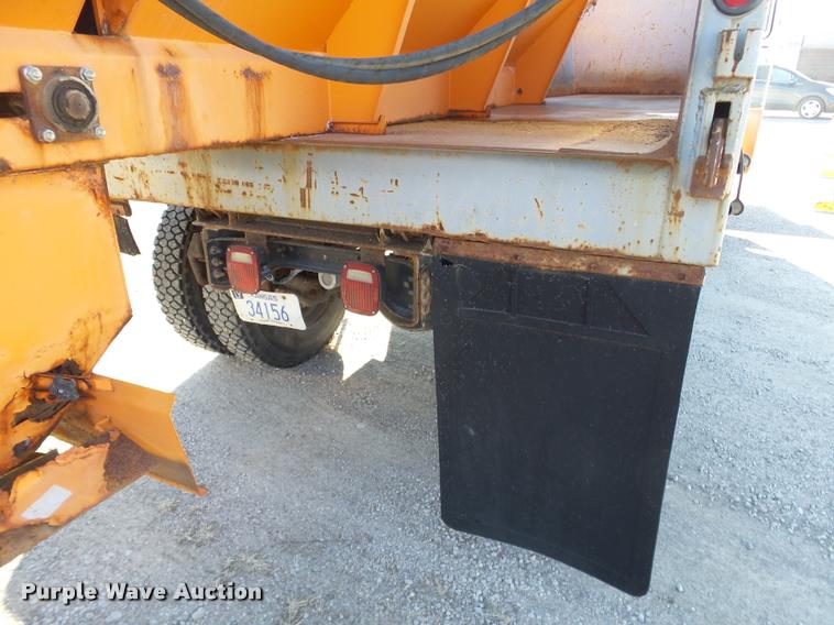 image for item J2636 1986 Ford F600G dump truck