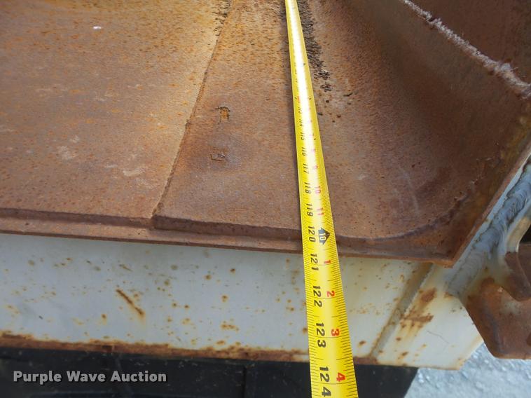 image for item J2636 1986 Ford F600G dump truck