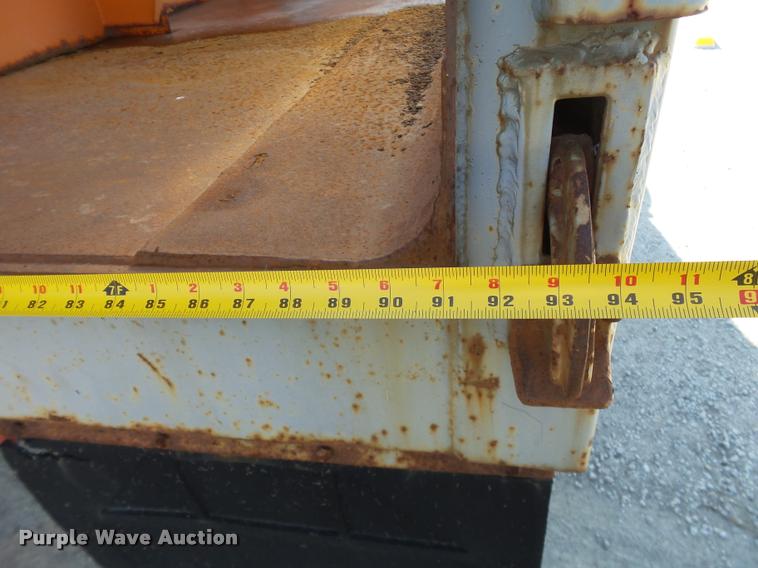 image for item J2636 1986 Ford F600G dump truck