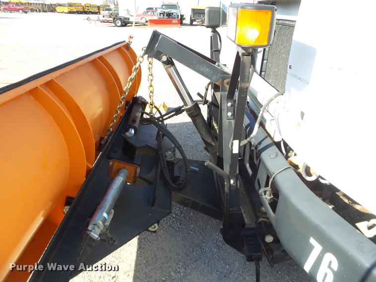 image for item J2636 1986 Ford F600G dump truck