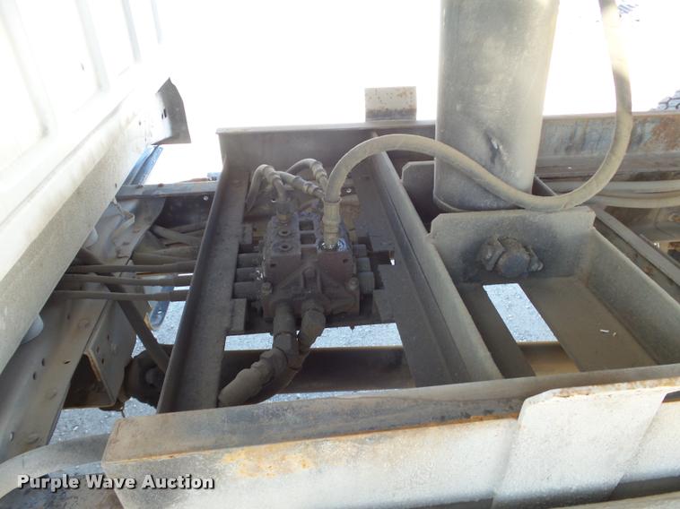 image for item J2636 1986 Ford F600G dump truck