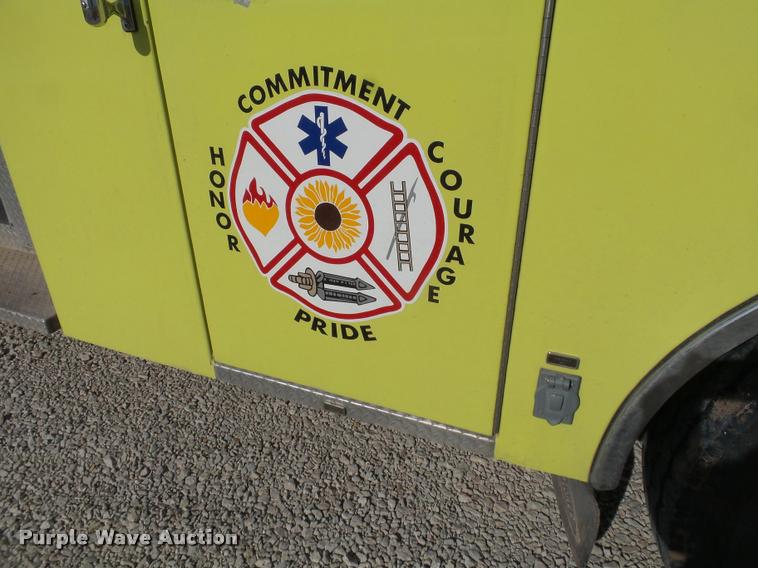 image for item J2637 1989 Pierce Lance pumper fire truck