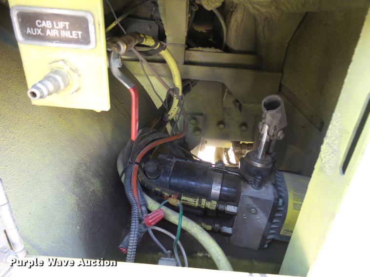 image for item J2637 1989 Pierce Lance pumper fire truck