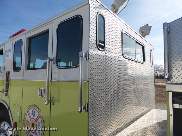 image for item J2637 1989 Pierce Lance pumper fire truck