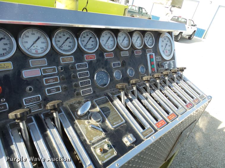 image for item J2637 1989 Pierce Lance pumper fire truck