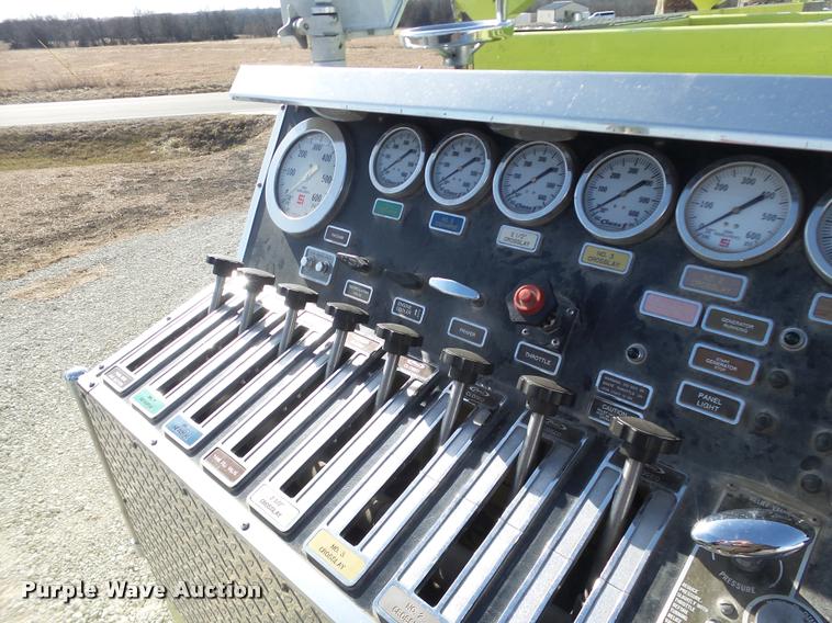 image for item J2637 1989 Pierce Lance pumper fire truck