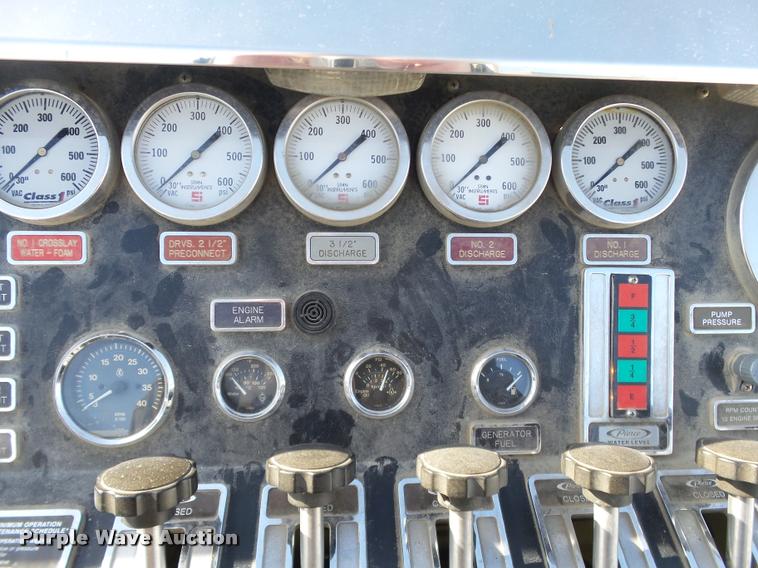 image for item J2637 1989 Pierce Lance pumper fire truck