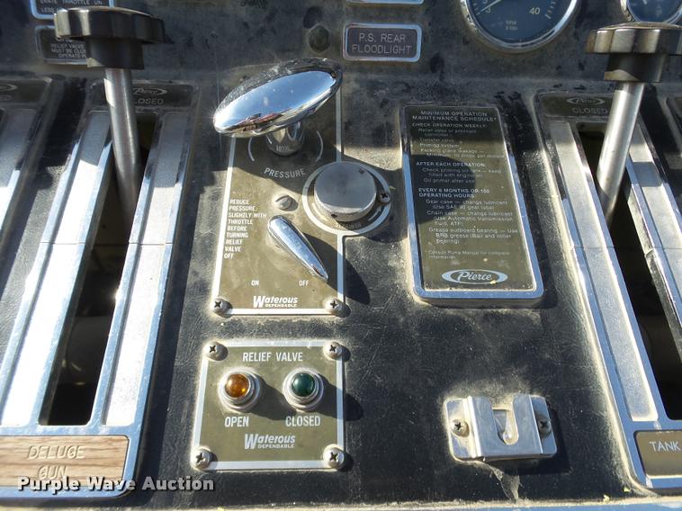 image for item J2637 1989 Pierce Lance pumper fire truck