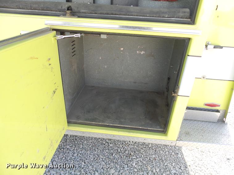 image for item J2637 1989 Pierce Lance pumper fire truck