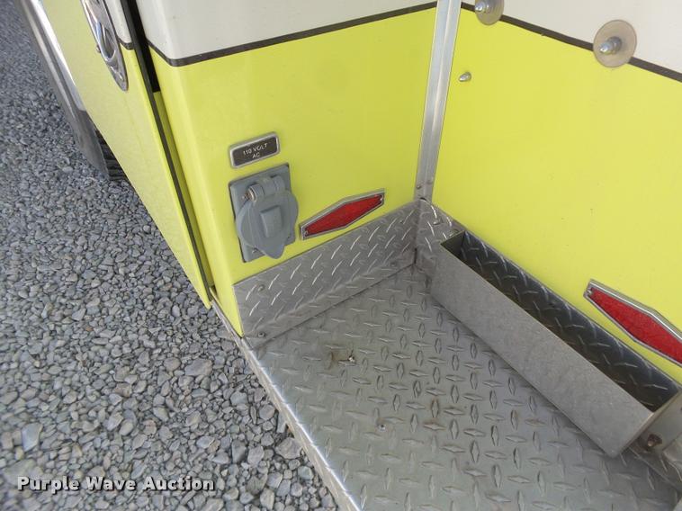 image for item J2637 1989 Pierce Lance pumper fire truck