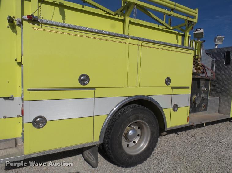 image for item J2637 1989 Pierce Lance pumper fire truck