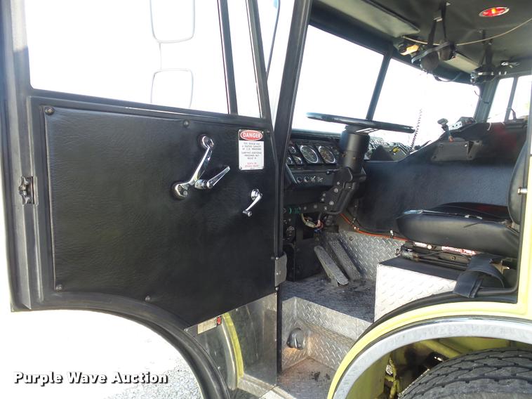 image for item J2637 1989 Pierce Lance pumper fire truck