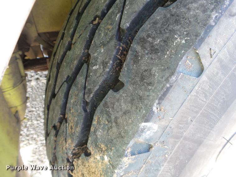 image for item J2637 1989 Pierce Lance pumper fire truck