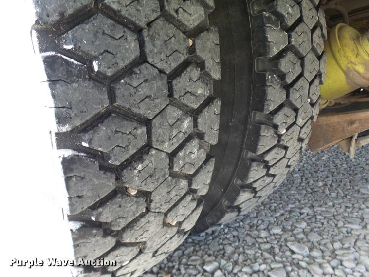 image for item J2637 1989 Pierce Lance pumper fire truck