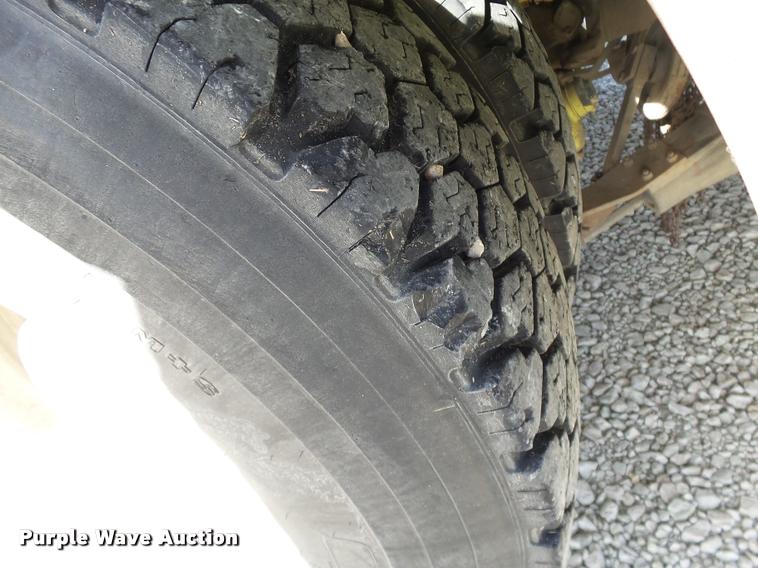 image for item J2637 1989 Pierce Lance pumper fire truck