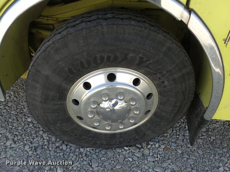 image for item J2637 1989 Pierce Lance pumper fire truck