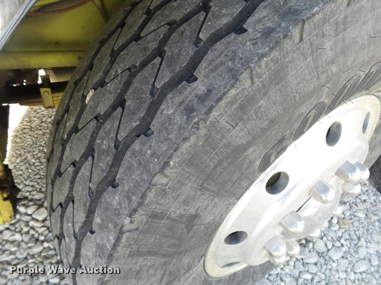 image for item J2637 1989 Pierce Lance pumper fire truck