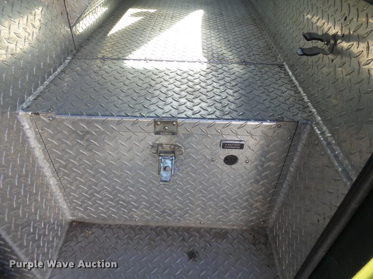 image for item J2637 1989 Pierce Lance pumper fire truck