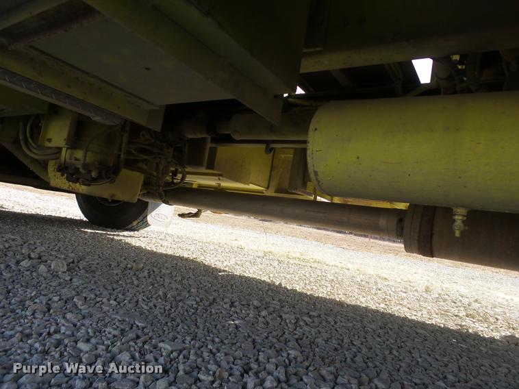 image for item J2637 1989 Pierce Lance pumper fire truck