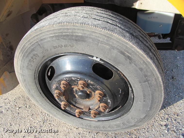 image for item J2659 1997 International 3800 school bus