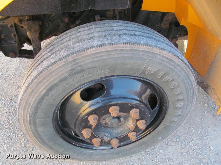 image for item J2659 1997 International 3800 school bus