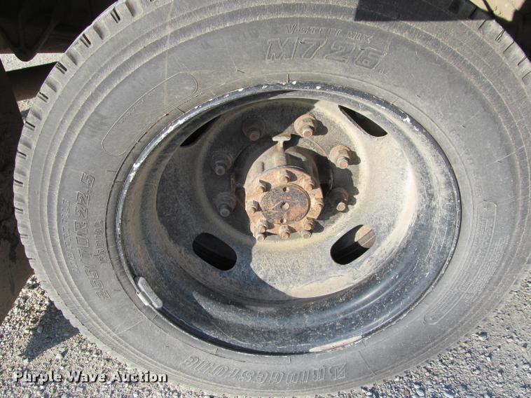 image for item J2659 1997 International 3800 school bus