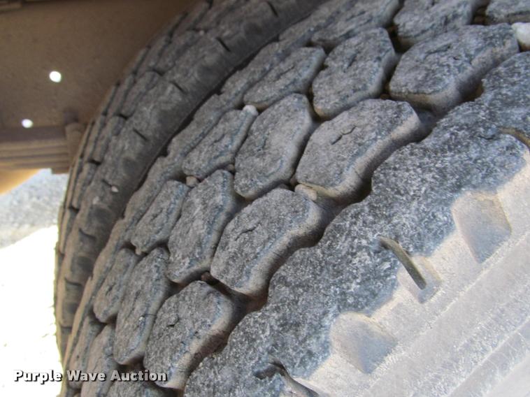 image for item J2659 1997 International 3800 school bus