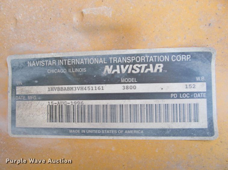 image for item J2659 1997 International 3800 school bus