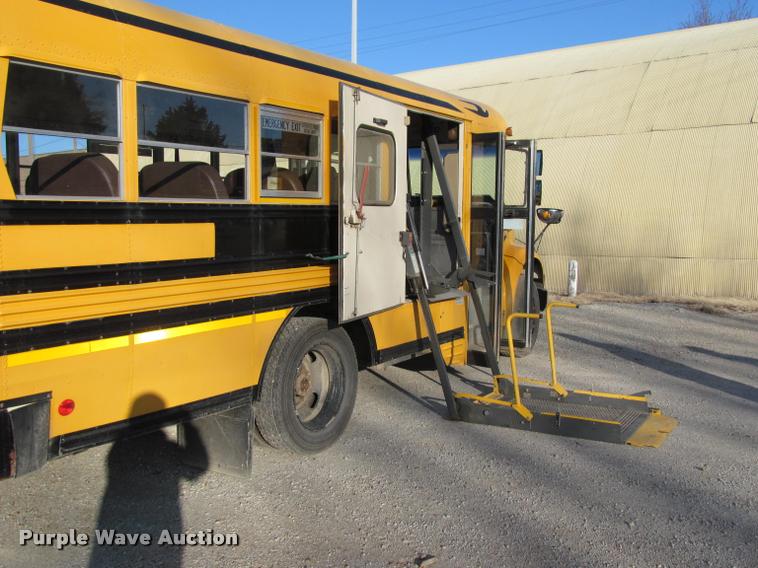 image for item J2659 1997 International 3800 school bus