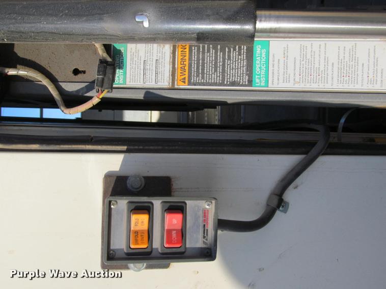 image for item J2659 1997 International 3800 school bus