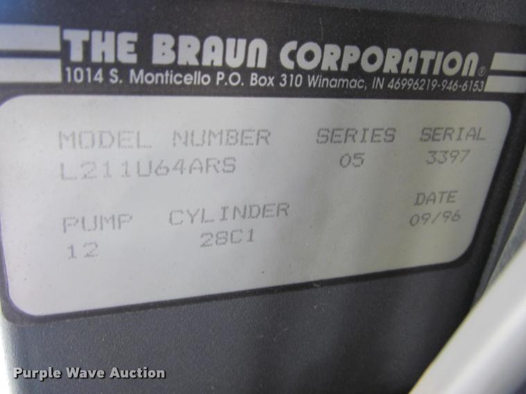 image for item J2659 1997 International 3800 school bus