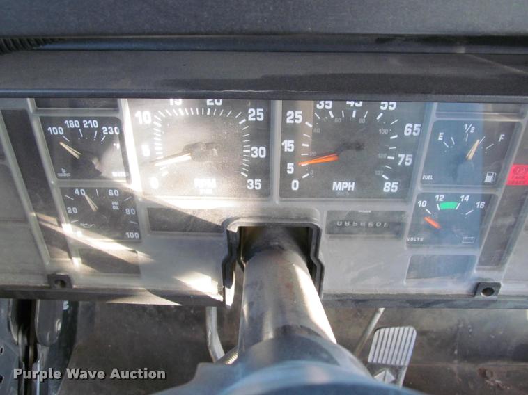 image for item J2659 1997 International 3800 school bus