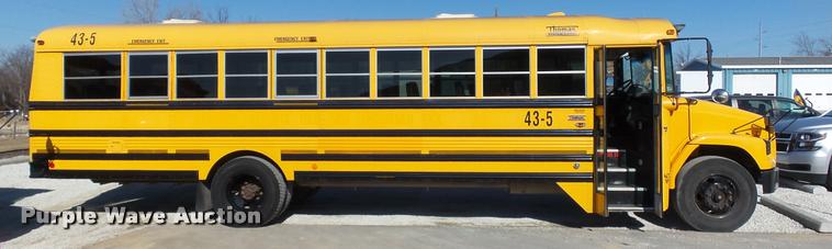 image for item K8007 2005 Freightliner FS65 Thomas school bus