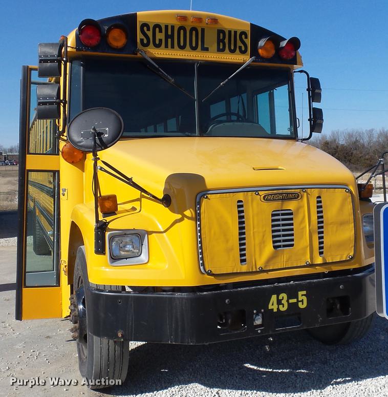 image for item K8007 2005 Freightliner FS65 Thomas school bus