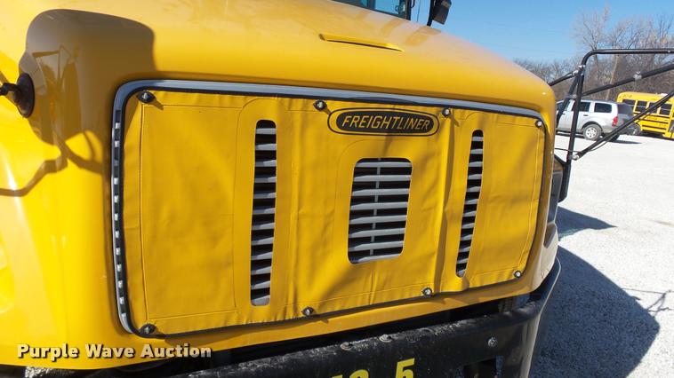 image for item K8007 2005 Freightliner FS65 Thomas school bus