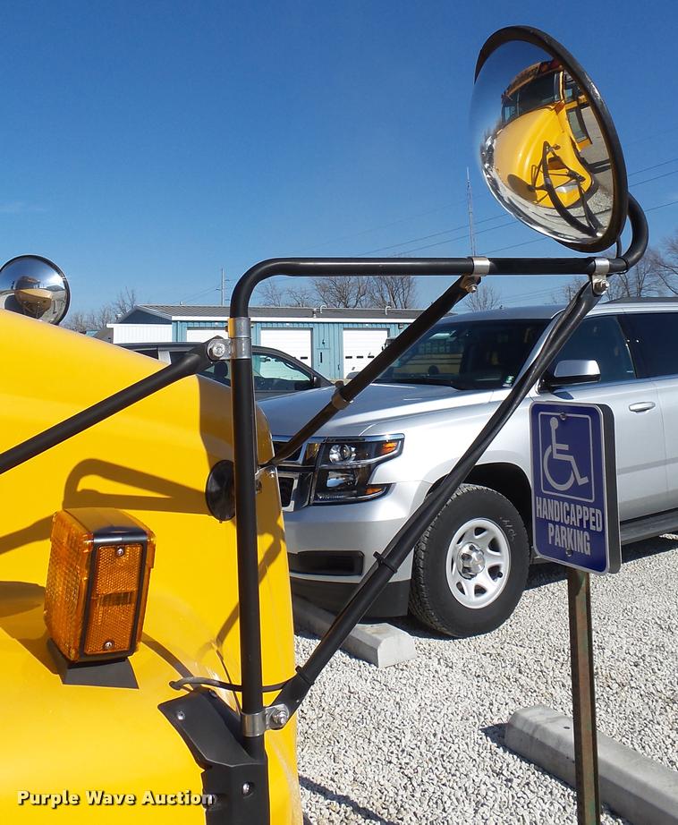 image for item K8007 2005 Freightliner FS65 Thomas school bus